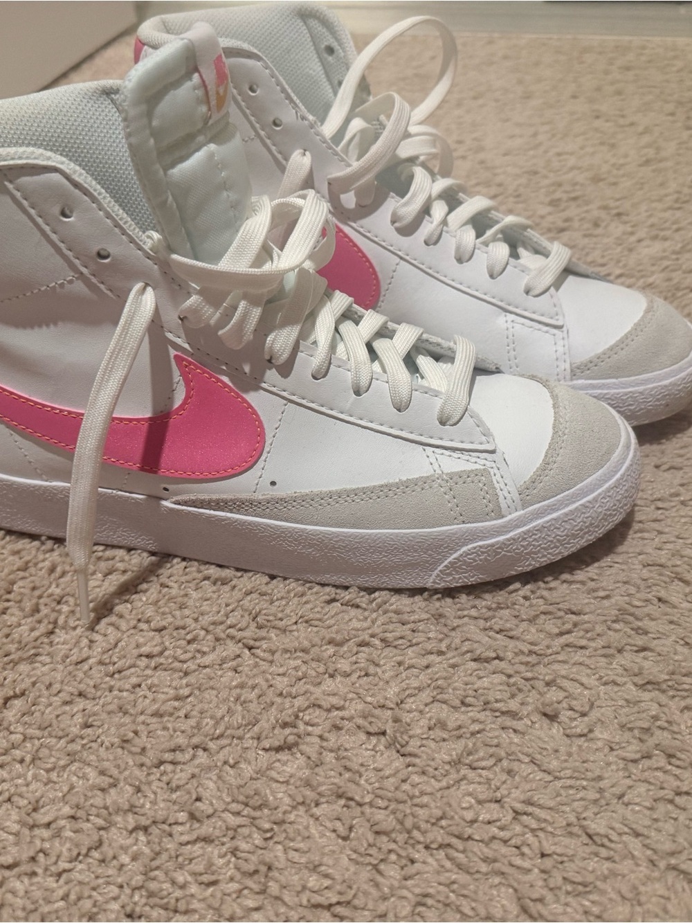 Kids/ Women’s High-Top Nike Sneakers - White with Pink Swoosh